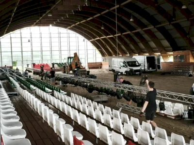 Készül a varázslat a Futó-Dobó Lovasközpontban…