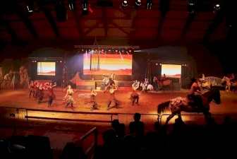 Szárnyaló sörények, hatalmas taps – ilyen volt a Szilaj 2. – Zabolátlan péntek esti bemutatója!